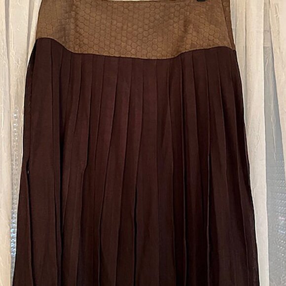 St. John Couture Pleated Skirt with Leather Waistband - Picture 1 of 6